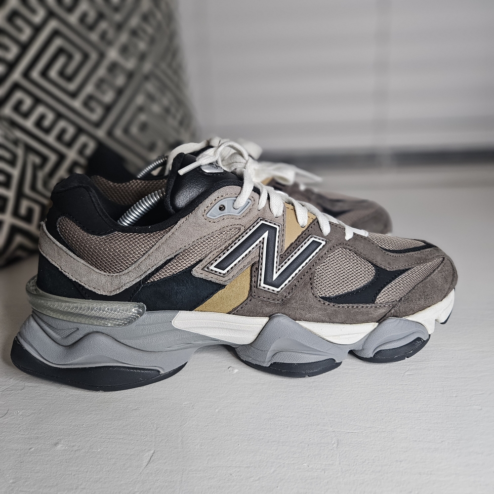 New Balance 9060 Sneakers
